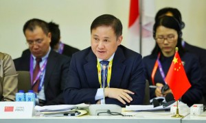 中国人民银行行长潘功胜出席并主持东盟与中日韩财长和央行行长会