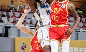 总决赛-周琦13+14胡金秋26分 北京客场擒广厦总分1-0