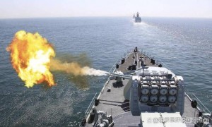 日本再传爆炸消息，高市计划背水一战，解放军面朝日本，连打8天