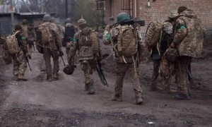 俄方狠话兑现，5000公斤航弹炸碎防核指挥所：乌军大鱼遭一网打尽