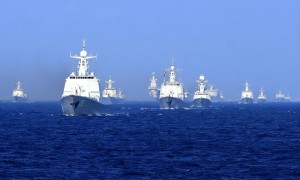 中方话音刚落，美航母驶离日本，高市输了个精光，自卫队已选边站，对外释放信号非同寻常