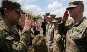 将台当局当提款机？美国让岛内掏钱，资助自己升级驻菲基地