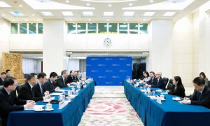 商务部部长王文涛会见苹果CEO库克：欢迎扩大在华投资