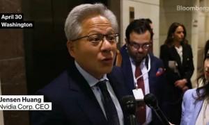 “英伟达焦虑：若DeepSeek用中企芯片…”
