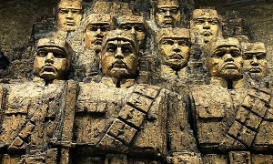 定格“历史照相馆”,打赢这场认知战